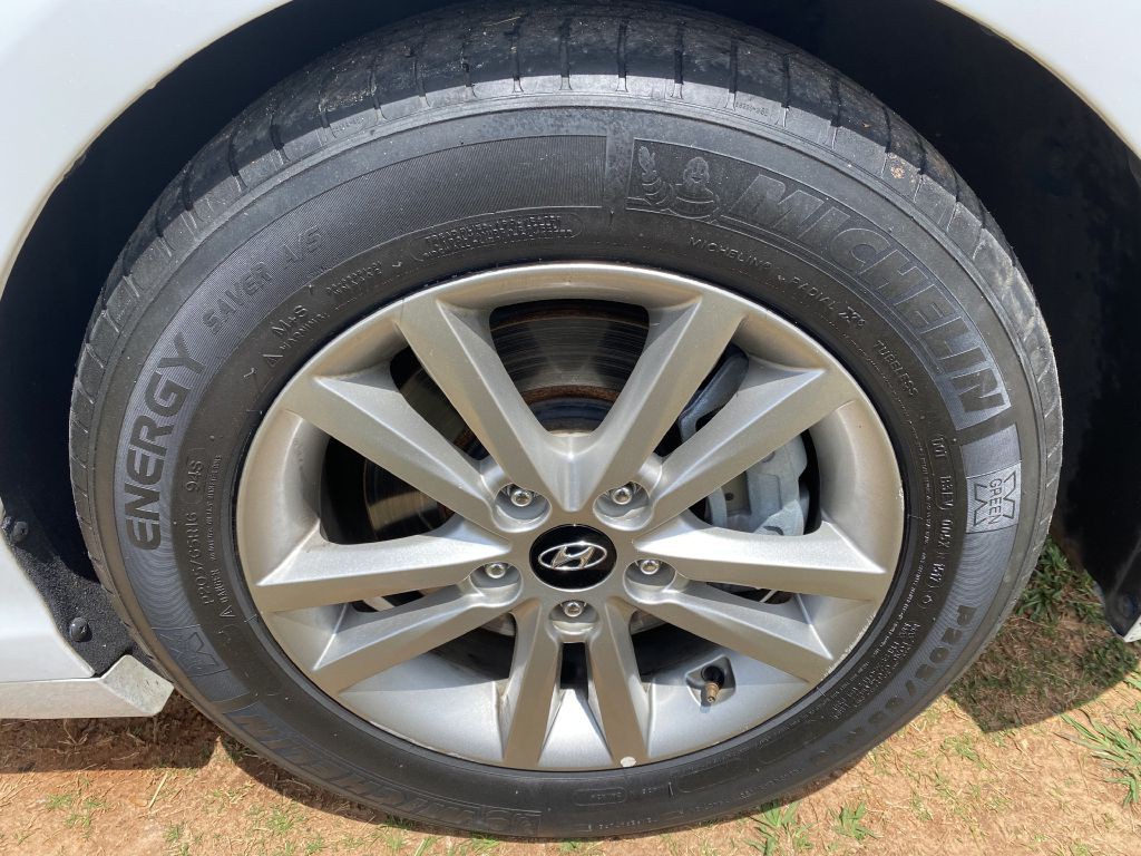 2017 Hyundai Sonata Image 21