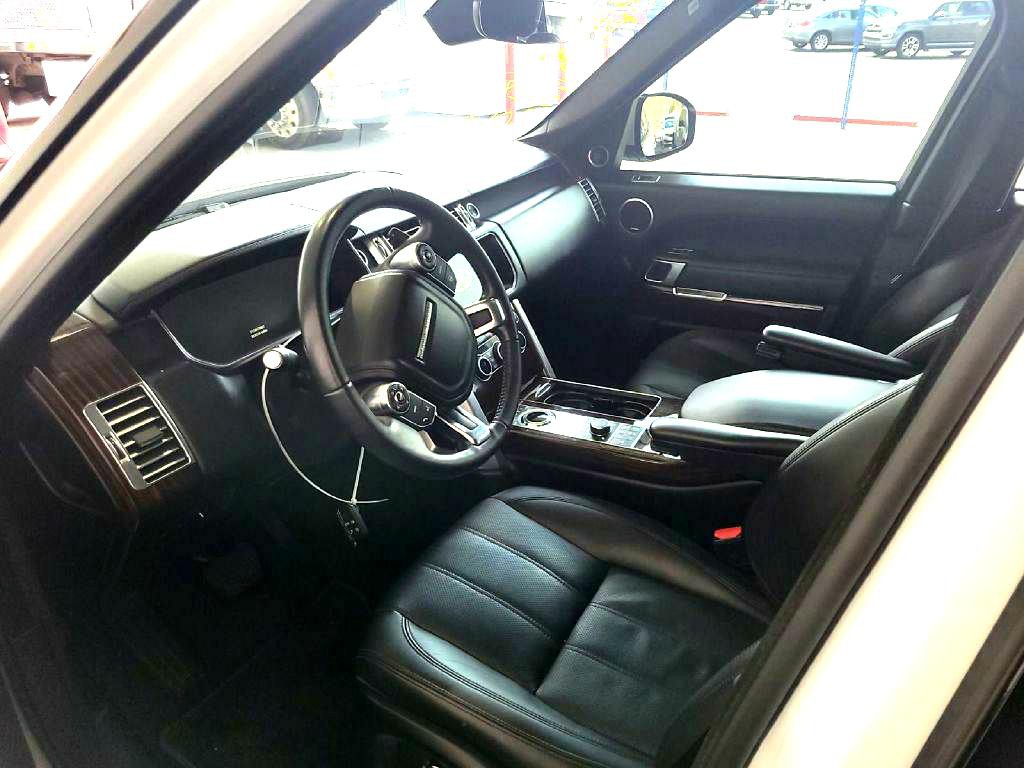 2017 Land Rover Range Rover Image 15