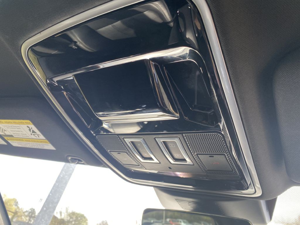 2017 Land Rover Range Rover Image 27