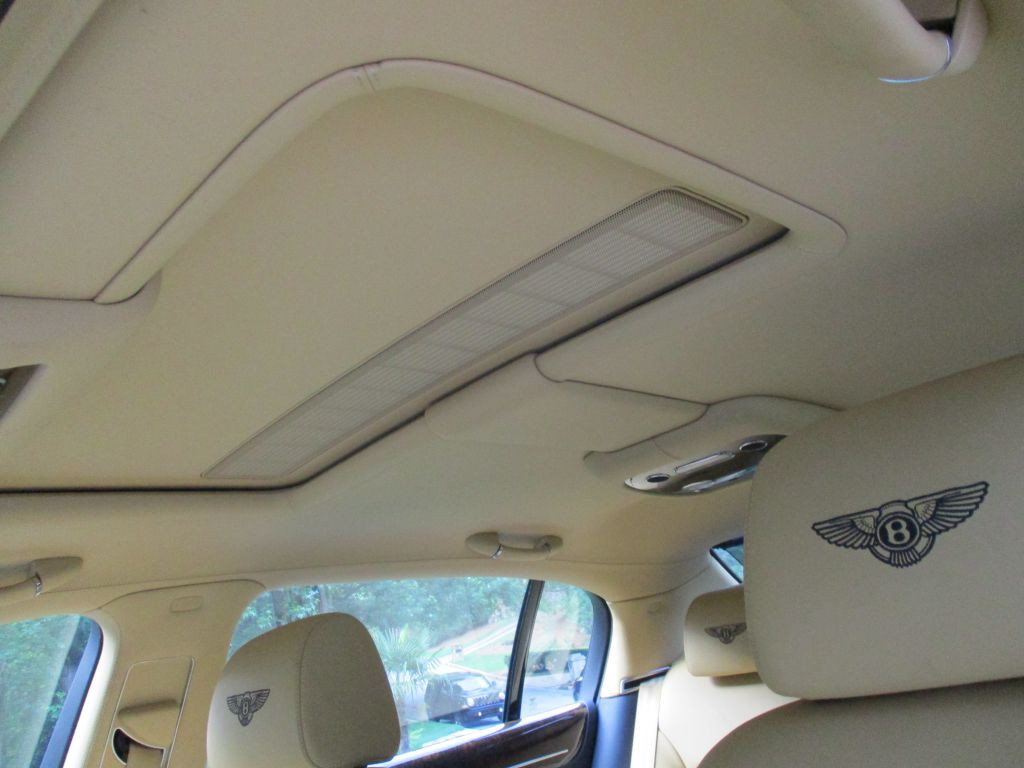 2012 Bentley Continental Image 28