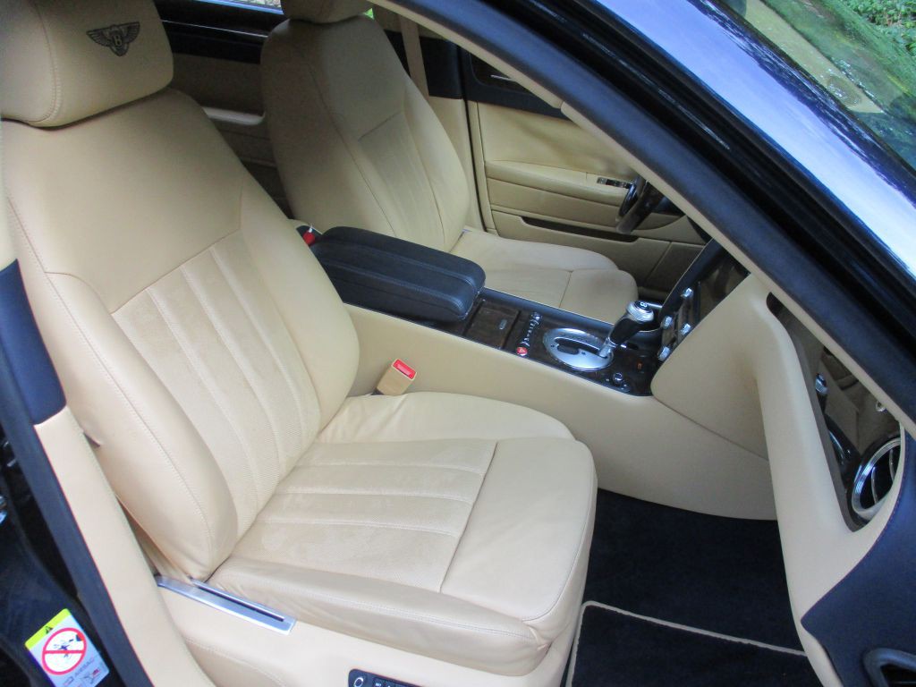 2012 Bentley Continental Image 25