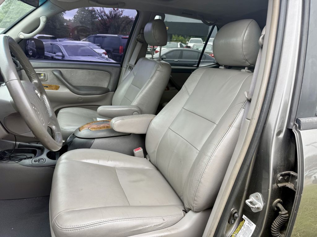 2007 Toyota Sequoia Image 18