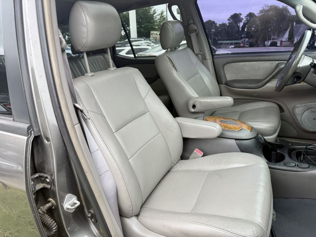 2007 Toyota Sequoia Image 24