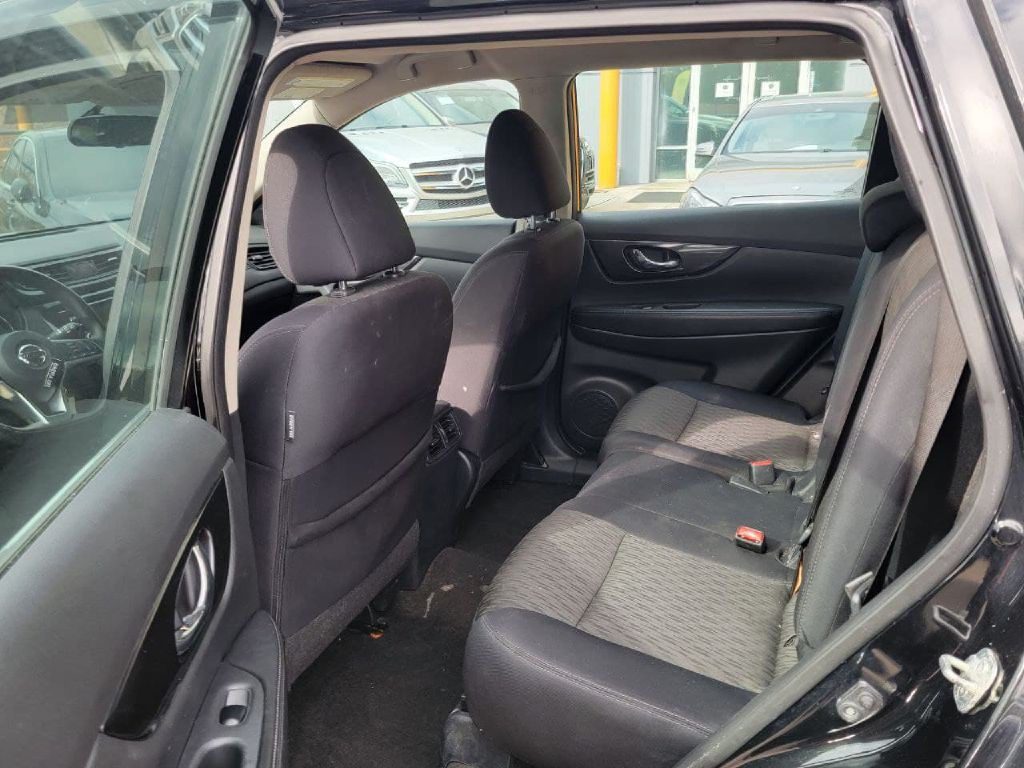 2017 Nissan Rogue Image 10