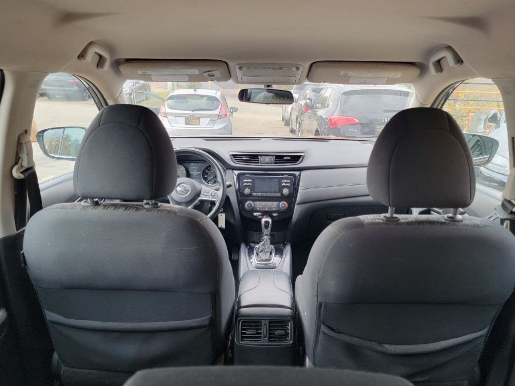 2017 Nissan Rogue Image 11