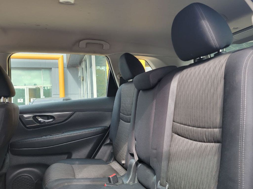 2017 Nissan Rogue Image 12