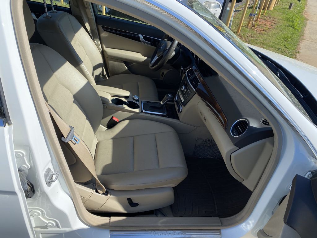 2014 Mercedes-Benz C-Class Image 9