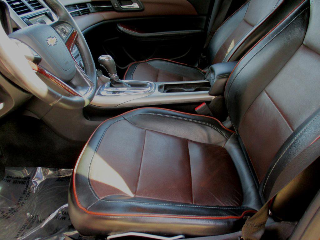 2013 Chevrolet Malibu Image 3