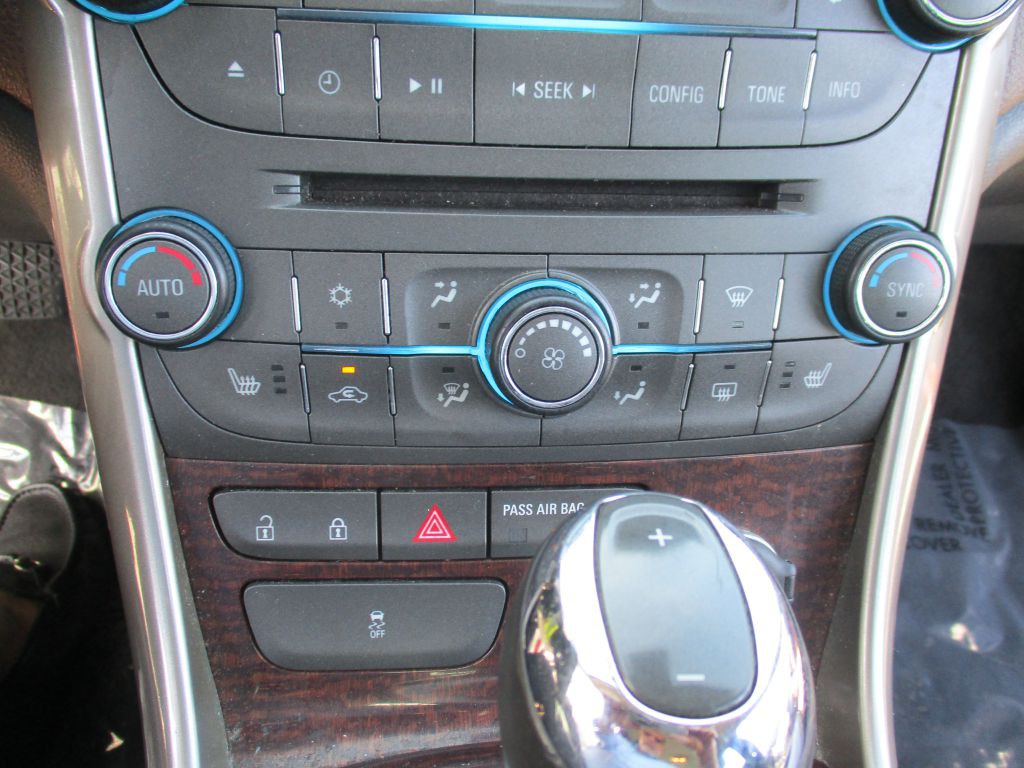 2013 Chevrolet Malibu Image 8