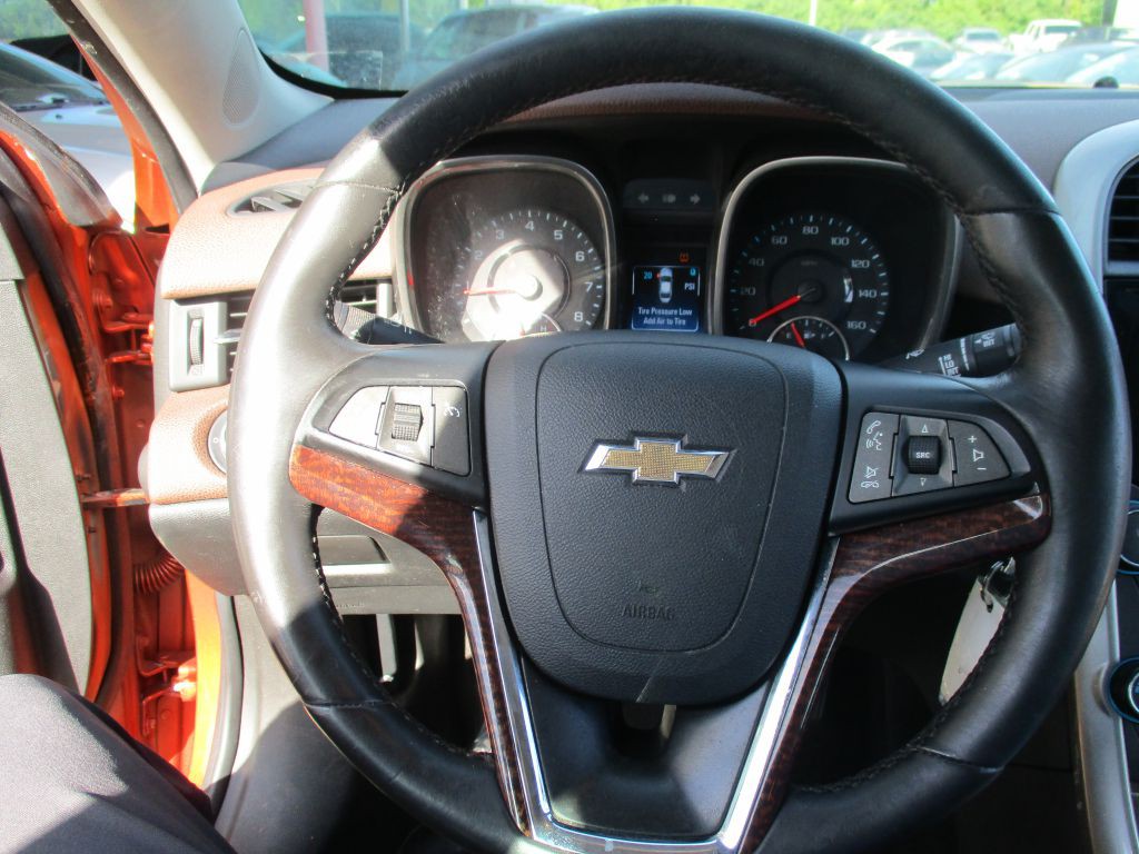 2013 Chevrolet Malibu Image 9