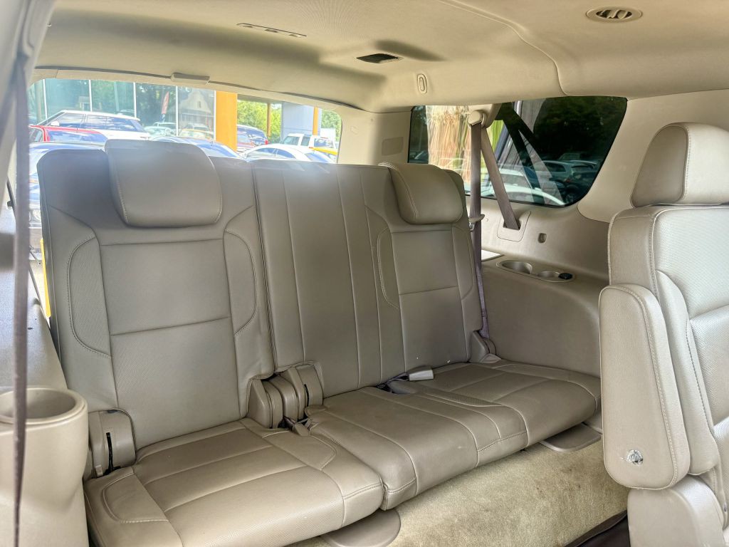 2017 Chevrolet Suburban Image 30
