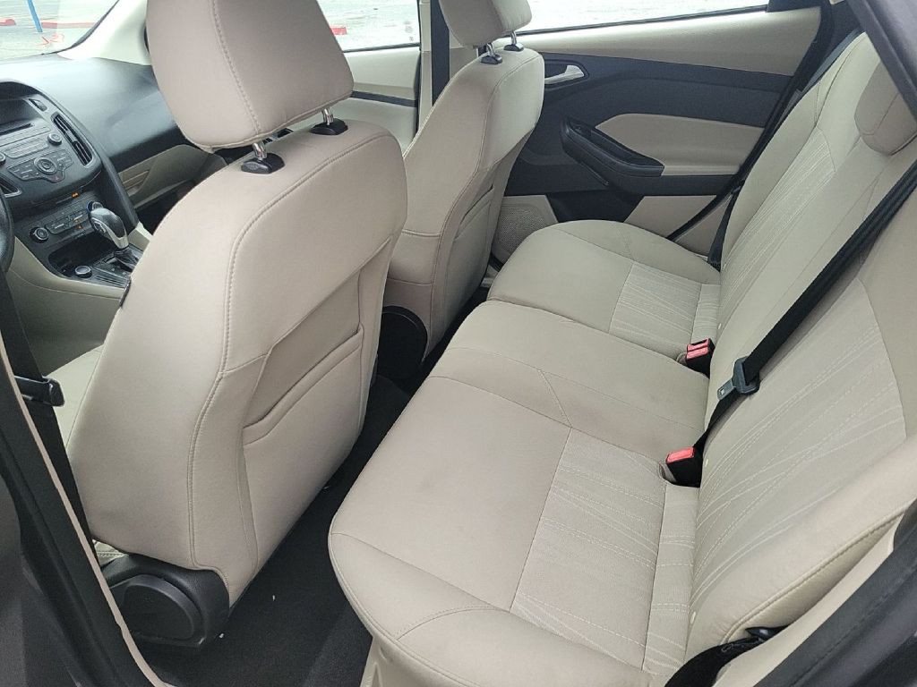 2017 Ford Focus Image 7