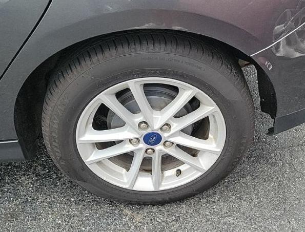 2017 Ford Focus Image 9