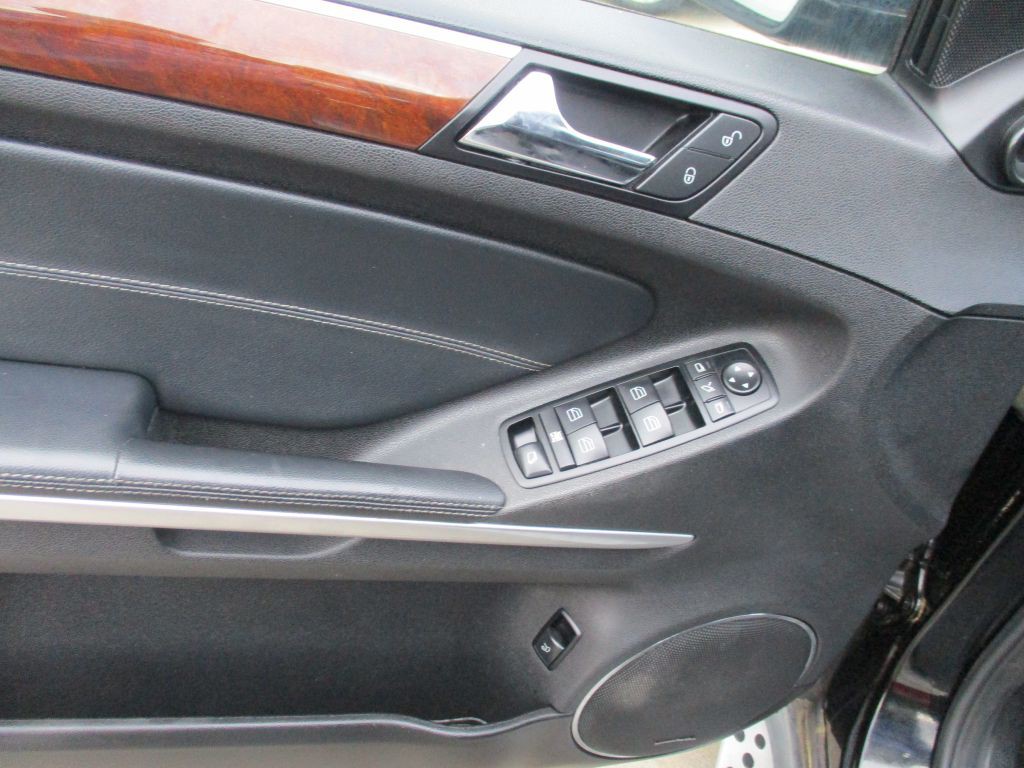 2012 Mercedes-Benz GL-Class Image 22