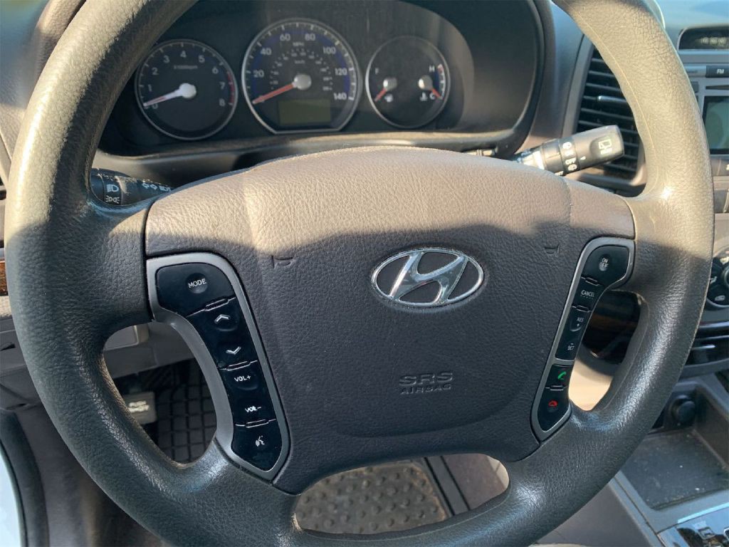 2012 Hyundai Santa Fe Image 9