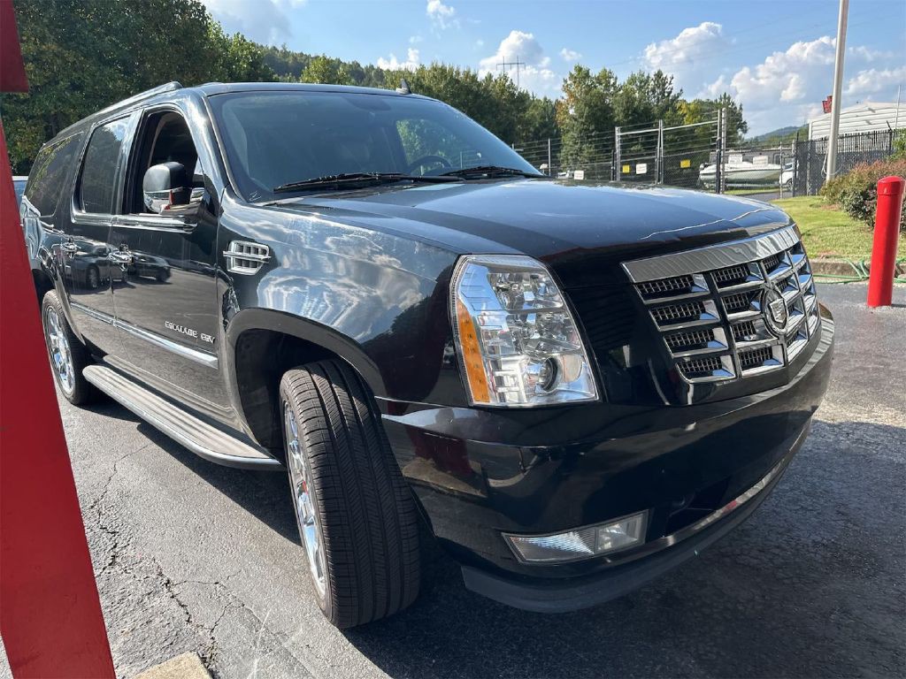 2011 Cadillac Escalade Image 2