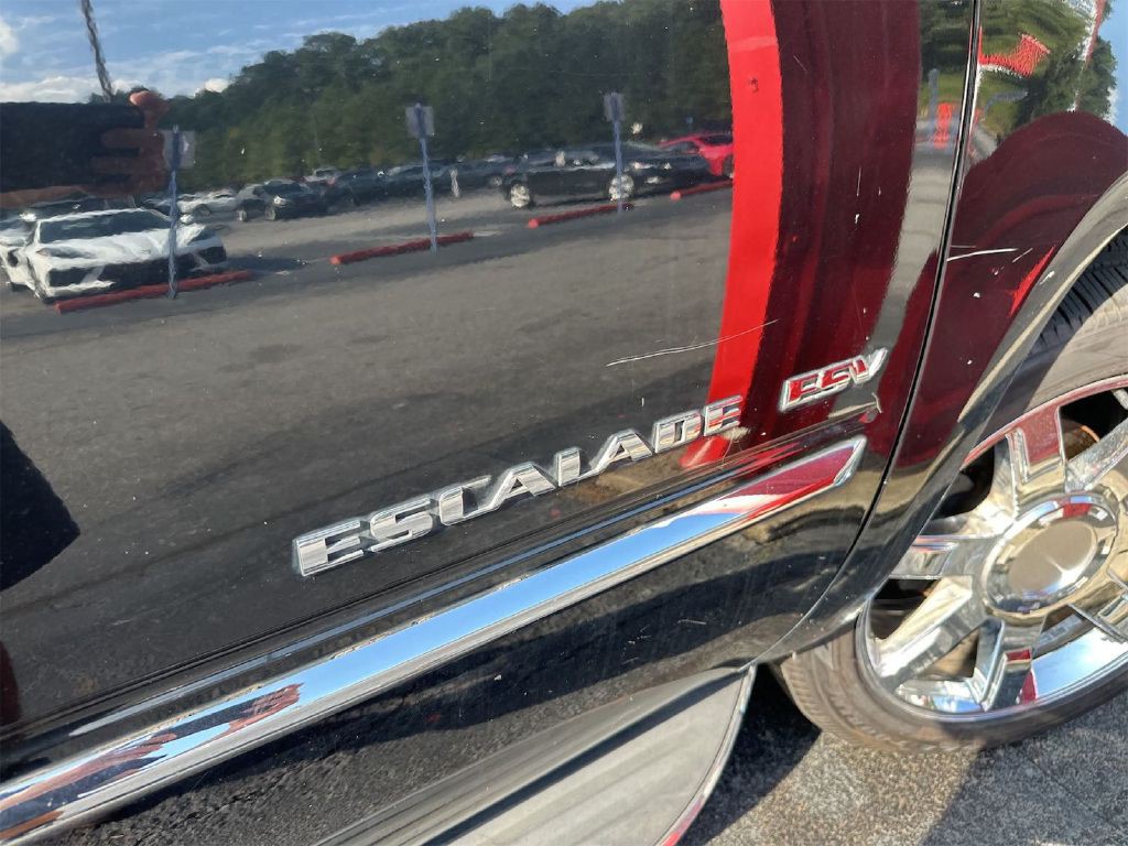 2011 Cadillac Escalade Image 13