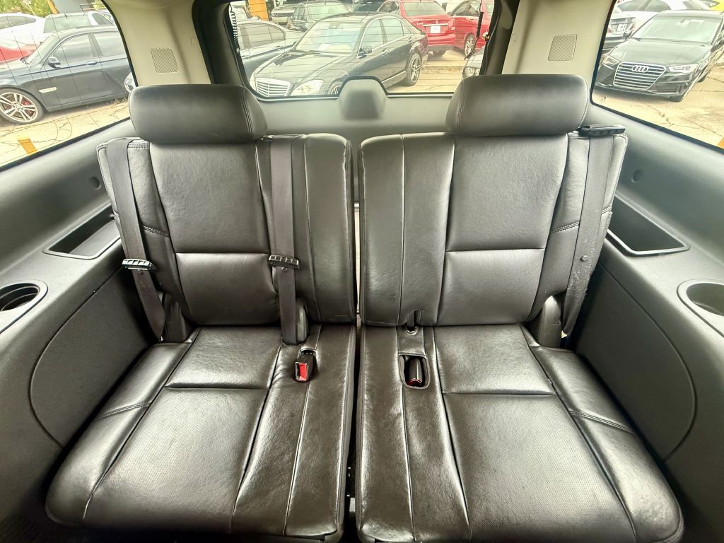 2011 Cadillac Escalade Image 27