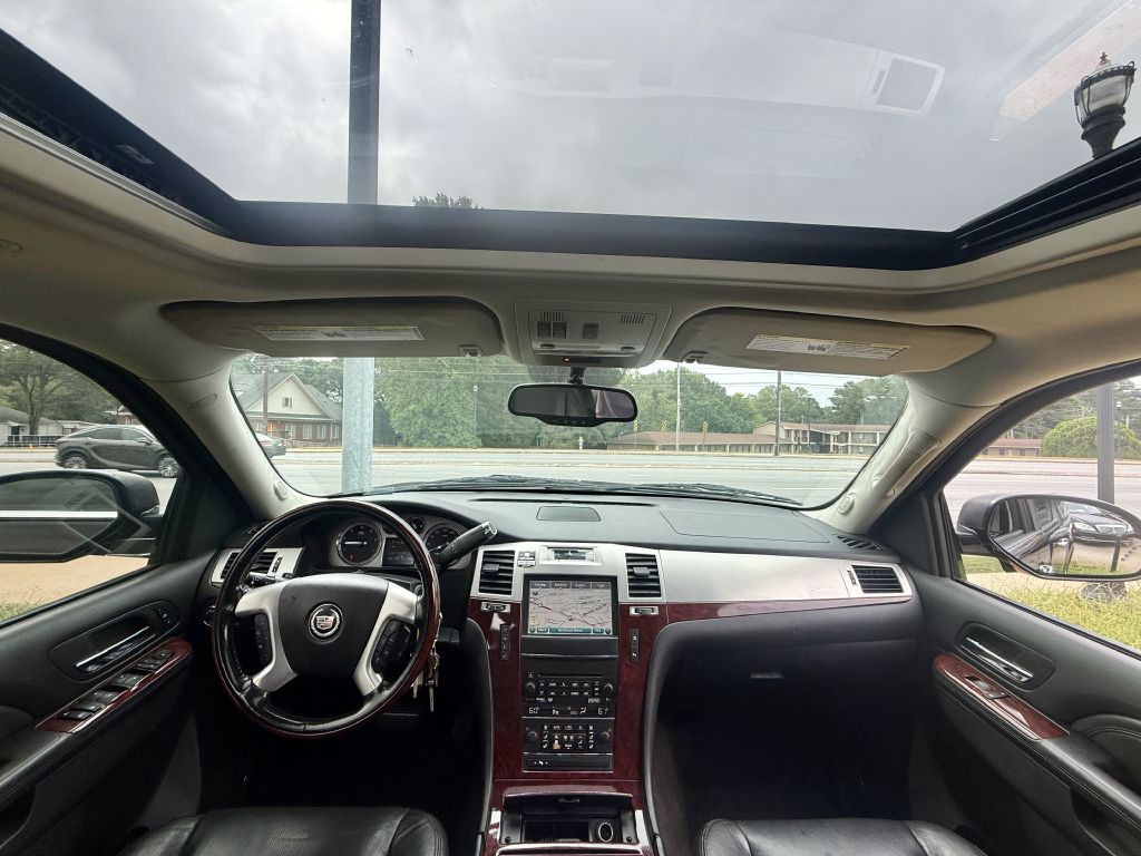 2011 Cadillac Escalade Image 33