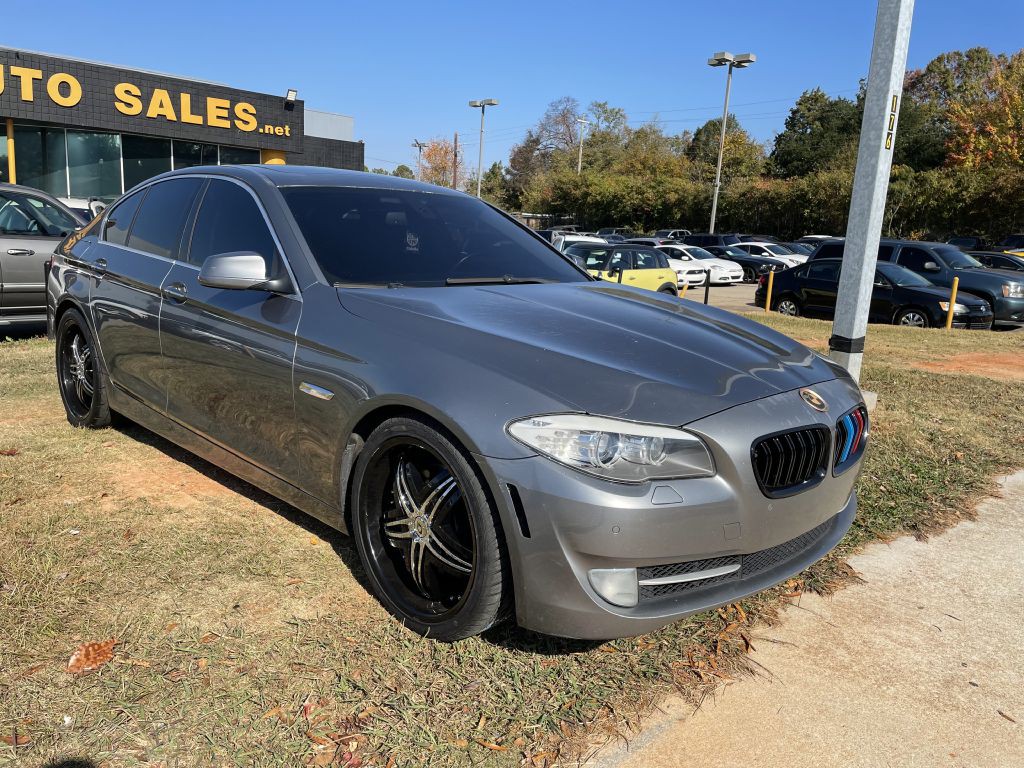 2011 BMW 5 Series Image 2