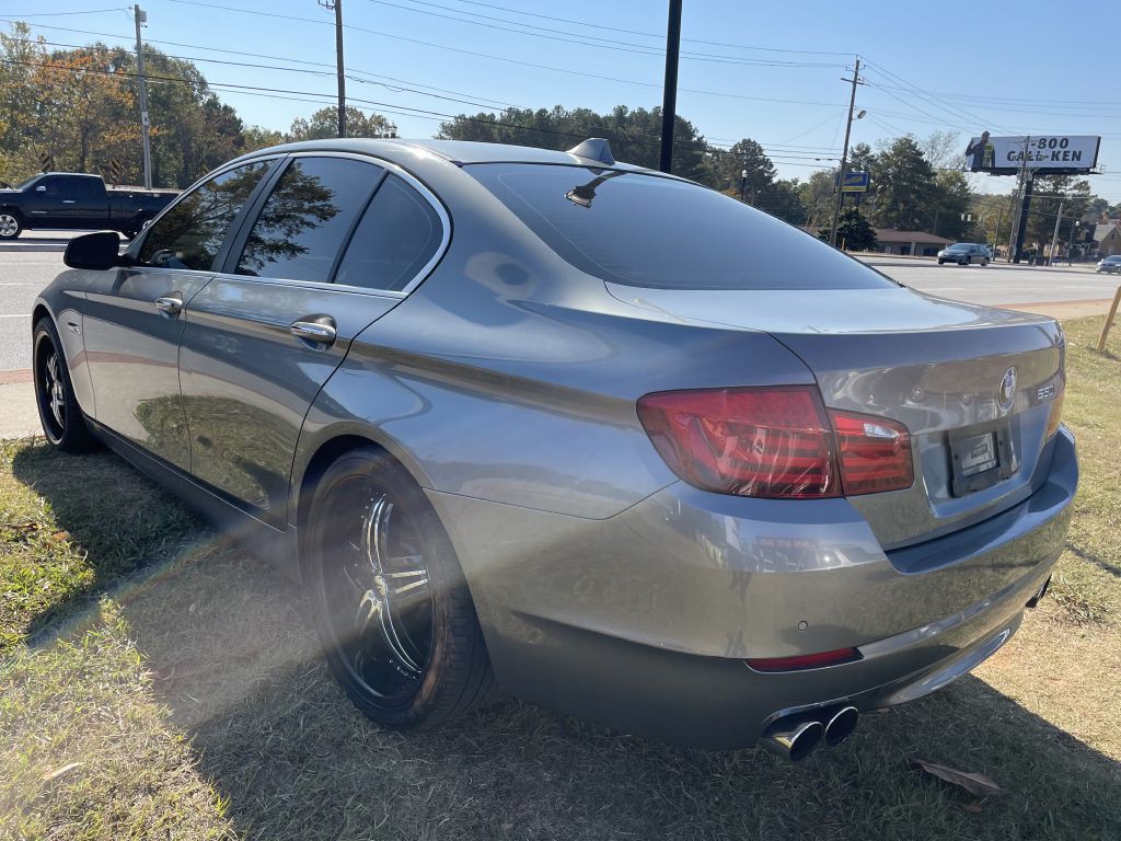 2011 BMW 5 Series Image 6