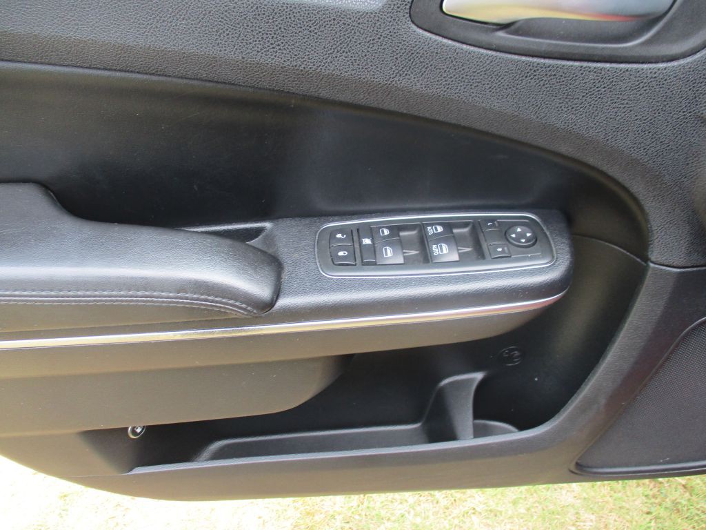 2011 BMW 5 Series Image 17