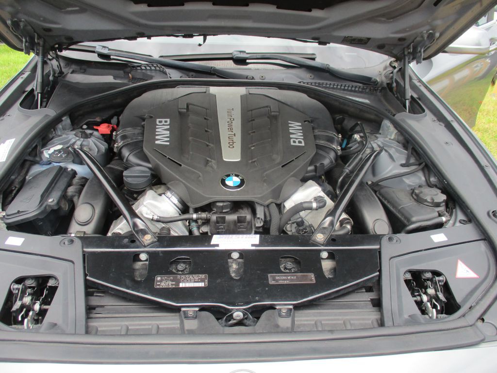 2011 BMW 5 Series Image 21