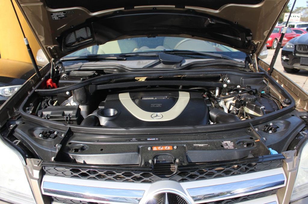 2012 Mercedes-Benz GL-Class Image 19