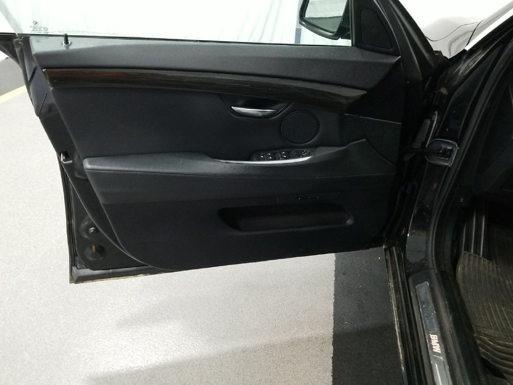2014 BMW 5 Series Image 12