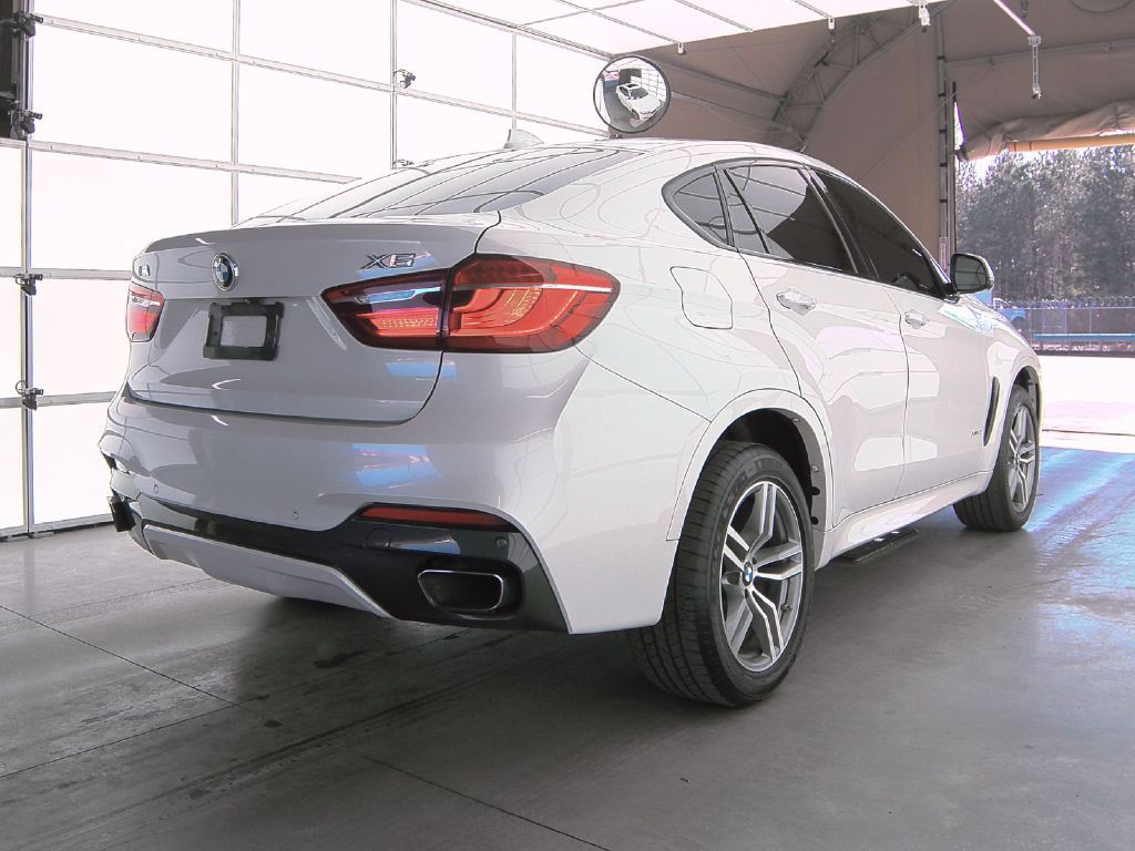 2015 BMW X6 Image 2