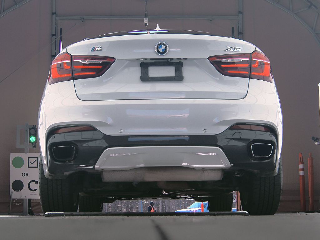 2015 BMW X6 Image 6