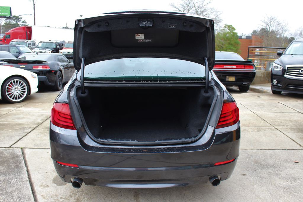 2012 BMW 5 Series Image 10