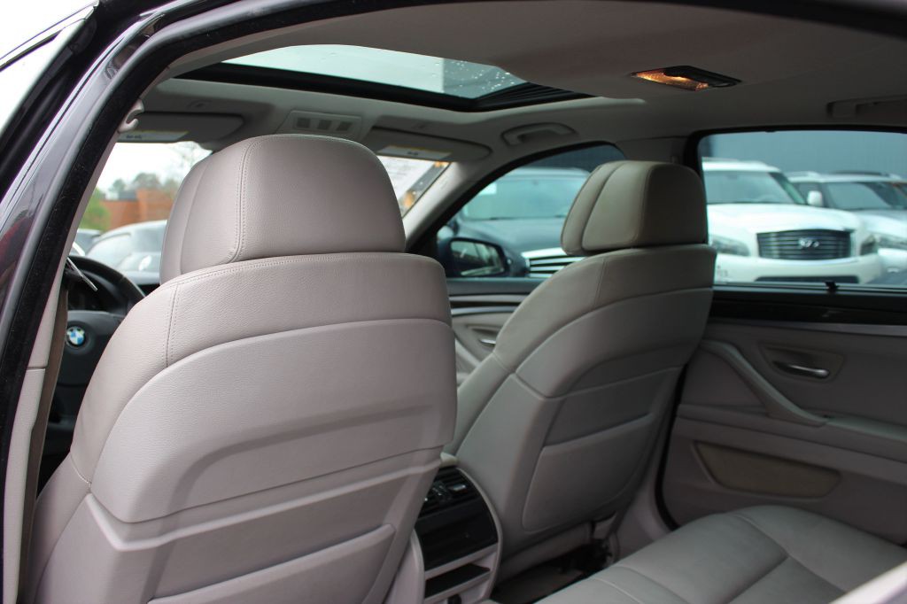 2012 BMW 5 Series Image 11