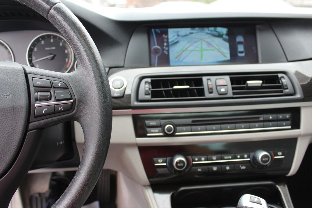 2012 BMW 5 Series Image 14