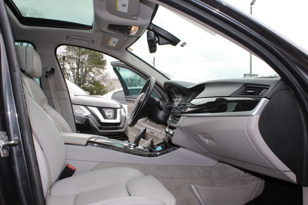 2012 BMW 5 Series Image 16