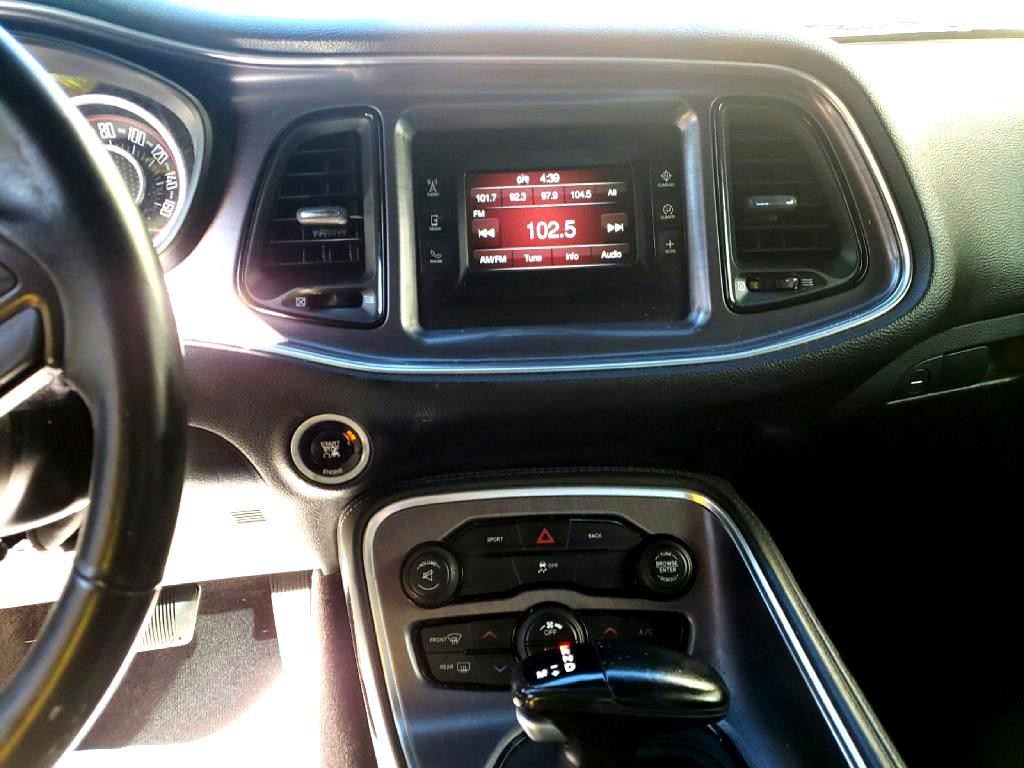 2016 Dodge Challenger Image 13