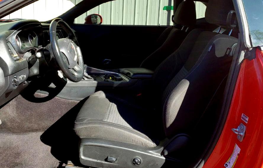 2016 Dodge Challenger Image 14