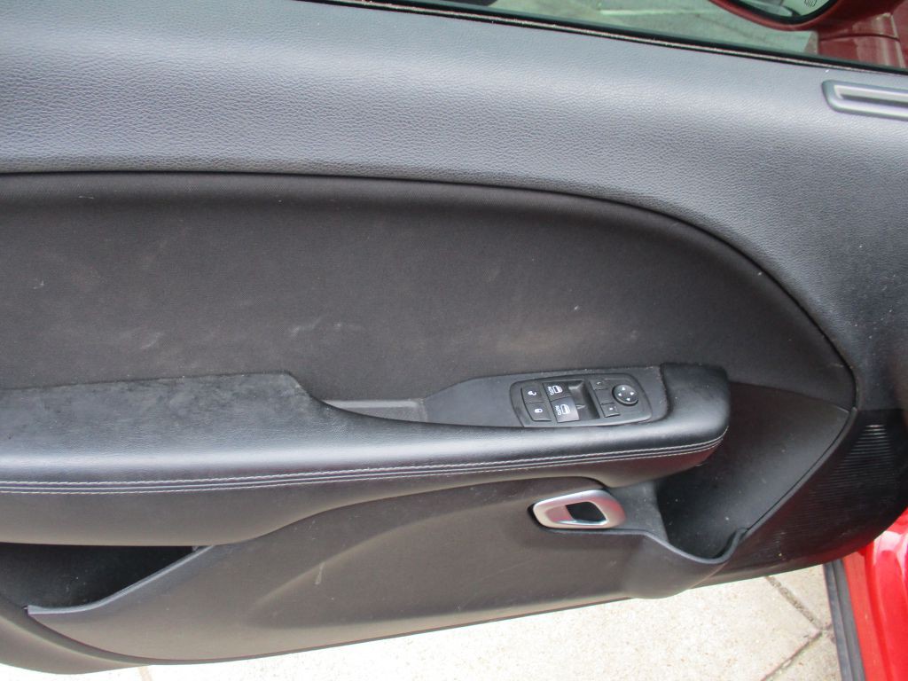 2016 Dodge Challenger Image 18