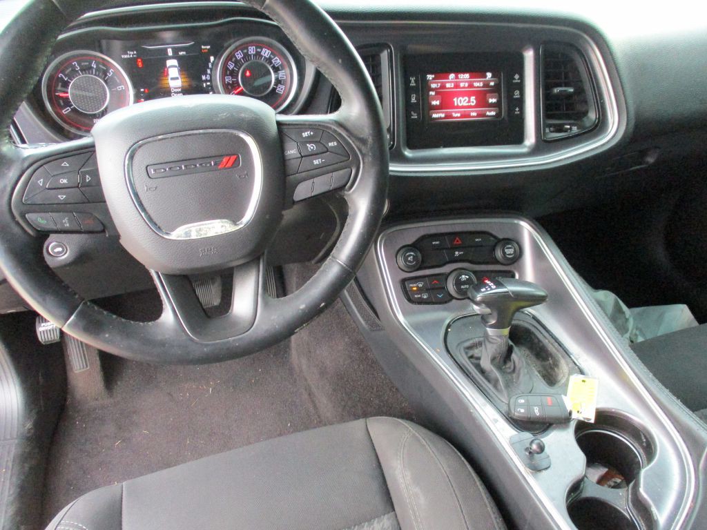 2016 Dodge Challenger Image 22