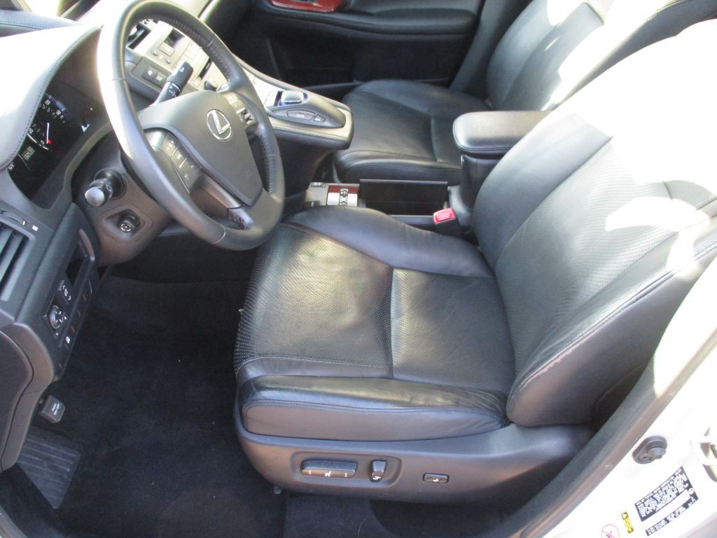 2010 Lexus HS Image 12