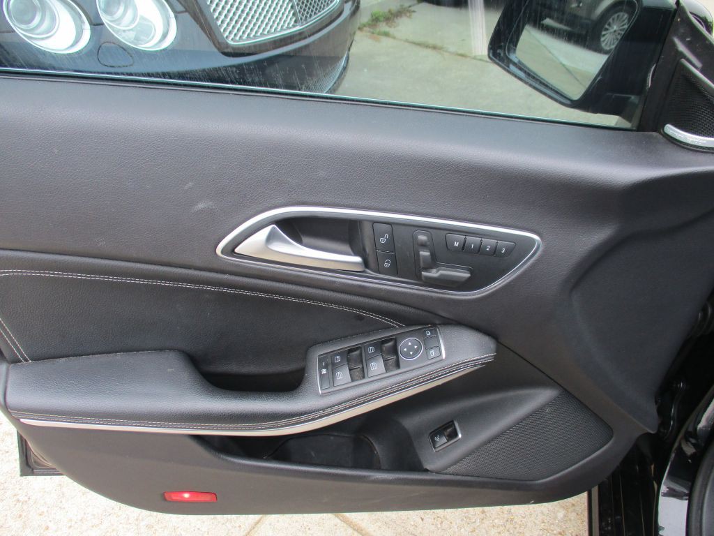 2014 Mercedes-Benz CLA-Class Image 12