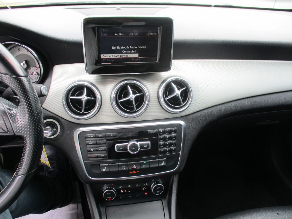 2014 Mercedes-Benz CLA-Class Image 14