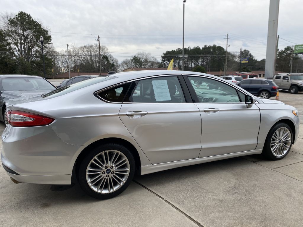 2016 Ford Fusion Image 12