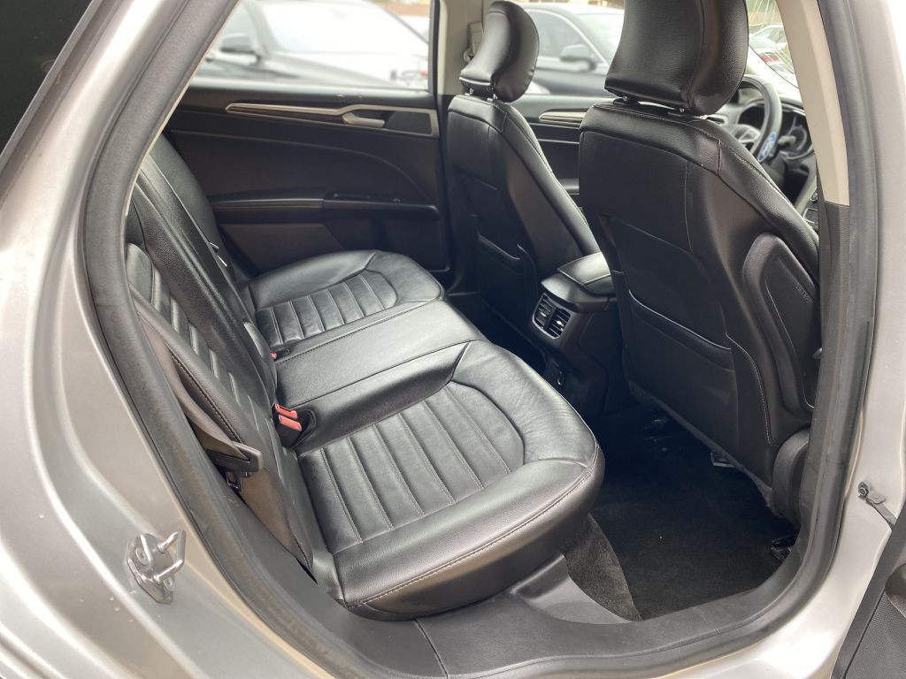 2016 Ford Fusion Image 13