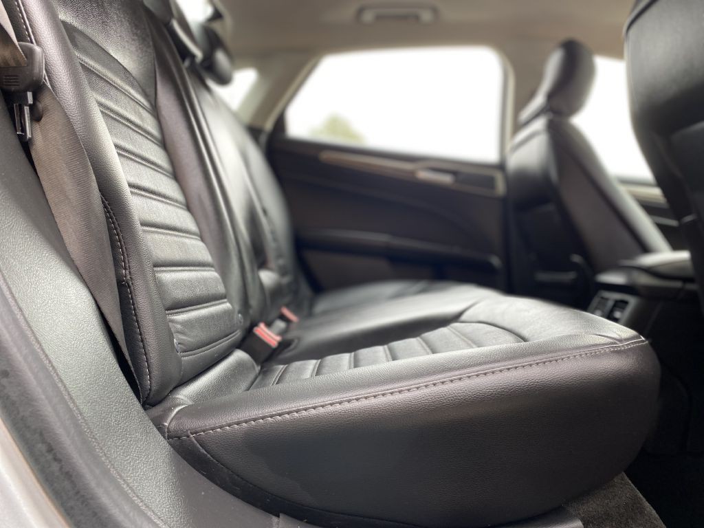 2016 Ford Fusion Image 14