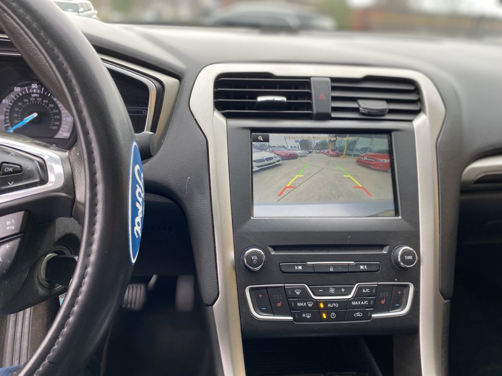 2016 Ford Fusion Image 18