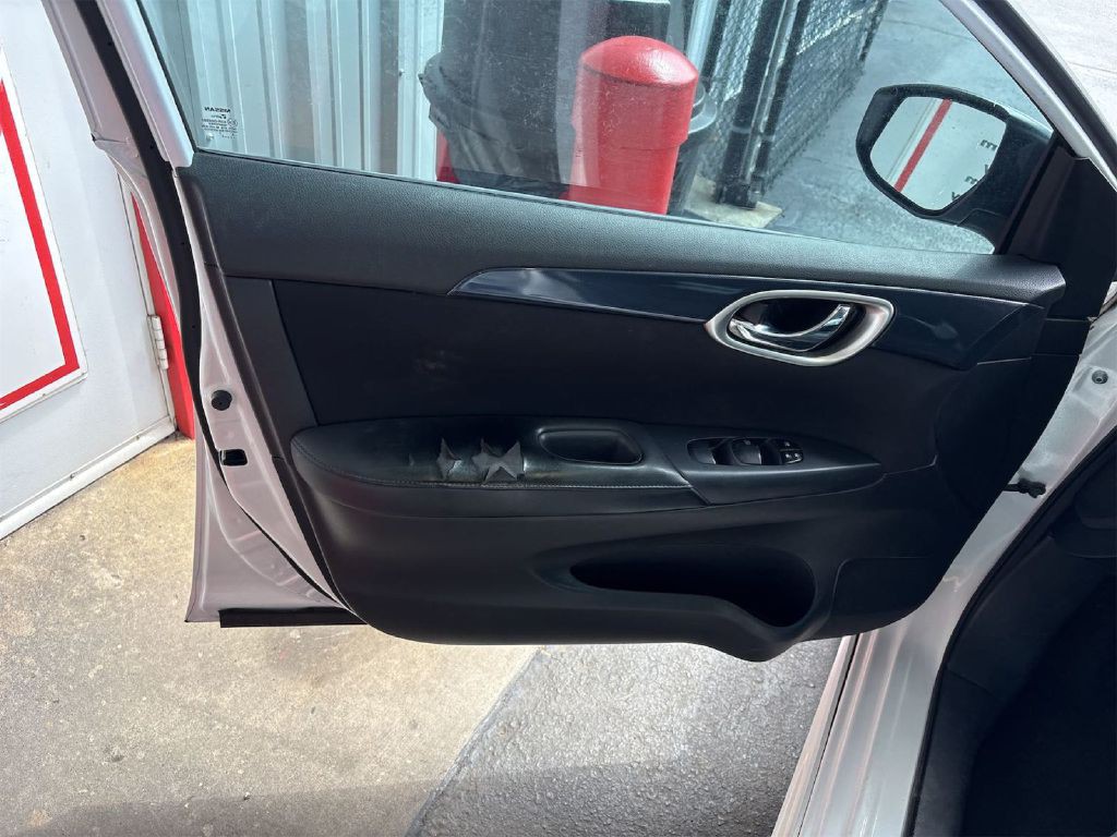 2017 Nissan Sentra Image 10