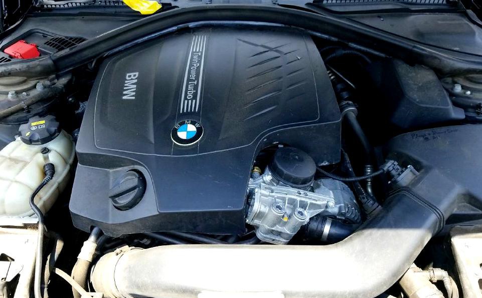 2016 BMW 3 Series Image 14