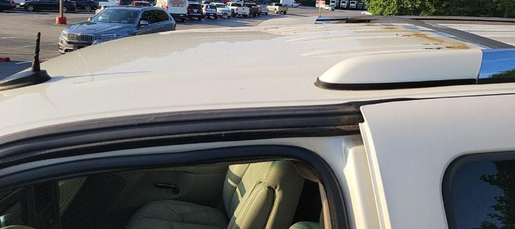 2003 Cadillac Escalade Image 13