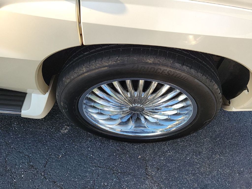 2003 Cadillac Escalade Image 15